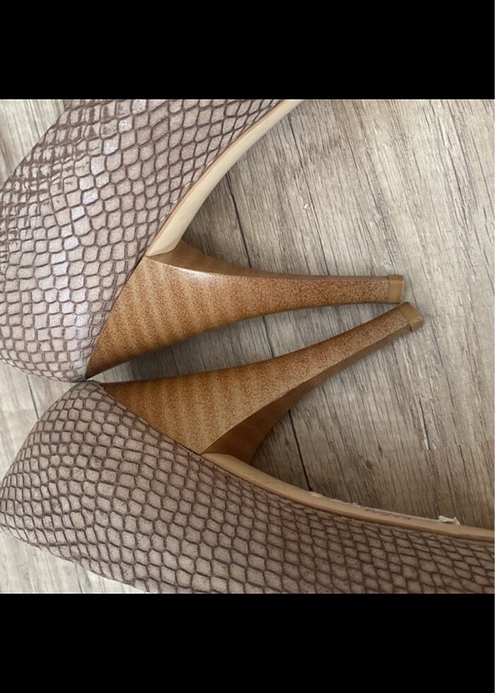 Süet çift renkli Derimod topuklu ayakkabı - Görsel 3