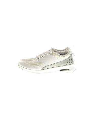 Nike Spor Ayakkabı %70 İndirimli.
