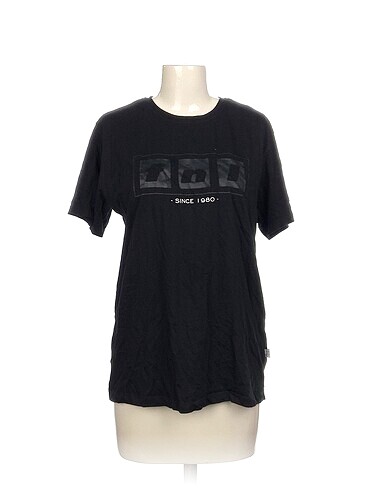 Diğer T-shirt %70 İndirimli.