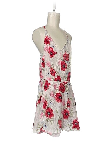 H&M H&M Kısa Tulum %70 İndirimli.