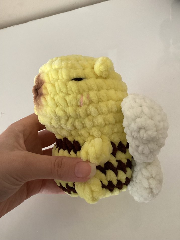 Arılı capybara örgü peluş - Görsel 5