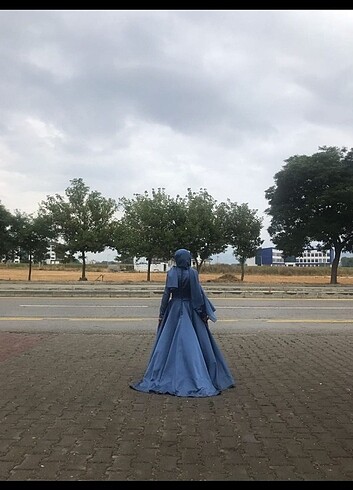 Nişan elbisesi abiye olarakta kullaniliyor
