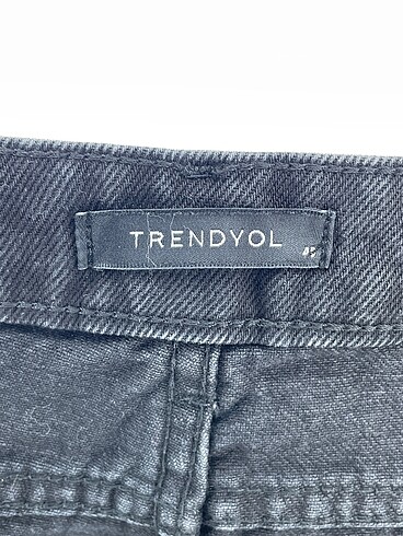40 Beden siyah Renk Trendyol & Milla Mini Şort %70 İndirimli.