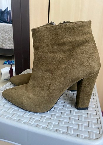 37 Beden Bej Süet Stiletto Topuklu Kadın Bot