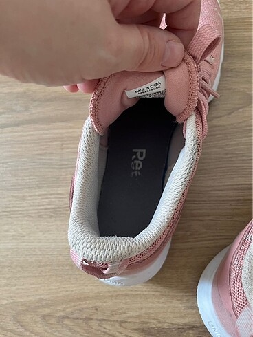 37 Beden pembe Renk pembe reebok ayakkabi