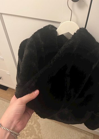 Stradivarius Stradivarius Siyah Kadın Peluş Kürk Detaylı Ceket
