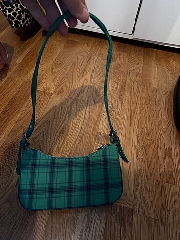  Beden PULL&BEAR kol çantası
