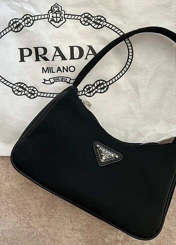 Prada çanta