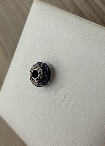 Pandora Pandora charm