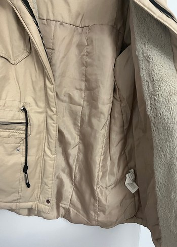 Bej Kapüşonlu Kadın Spor Mont - Görsel 2