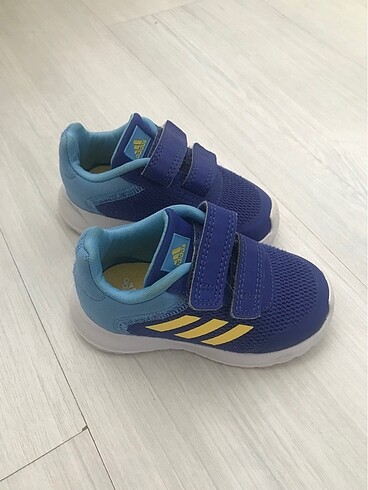 21 no Adidas