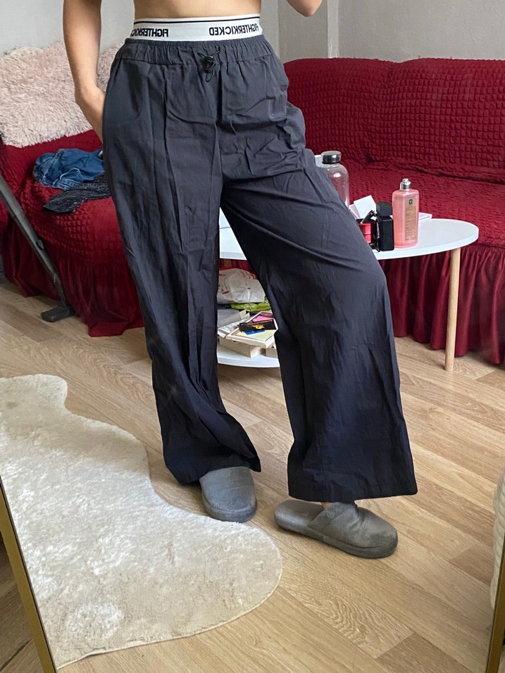 Gri Kemerli Rahat Kesim Kadın Pantolon - Görsel 3