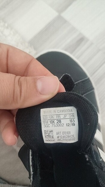 28 Beden siyah Renk Orjina adidas ayakkabı. 28 numara