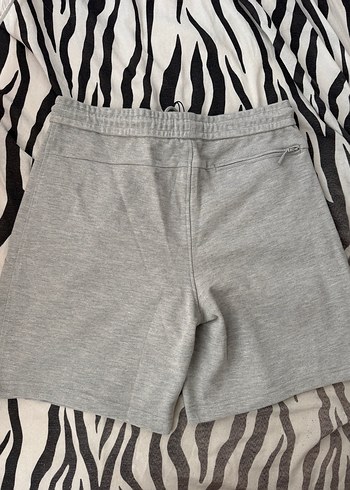 Pull and Bear Gri Rahat Kesim Erkek Mini Şort