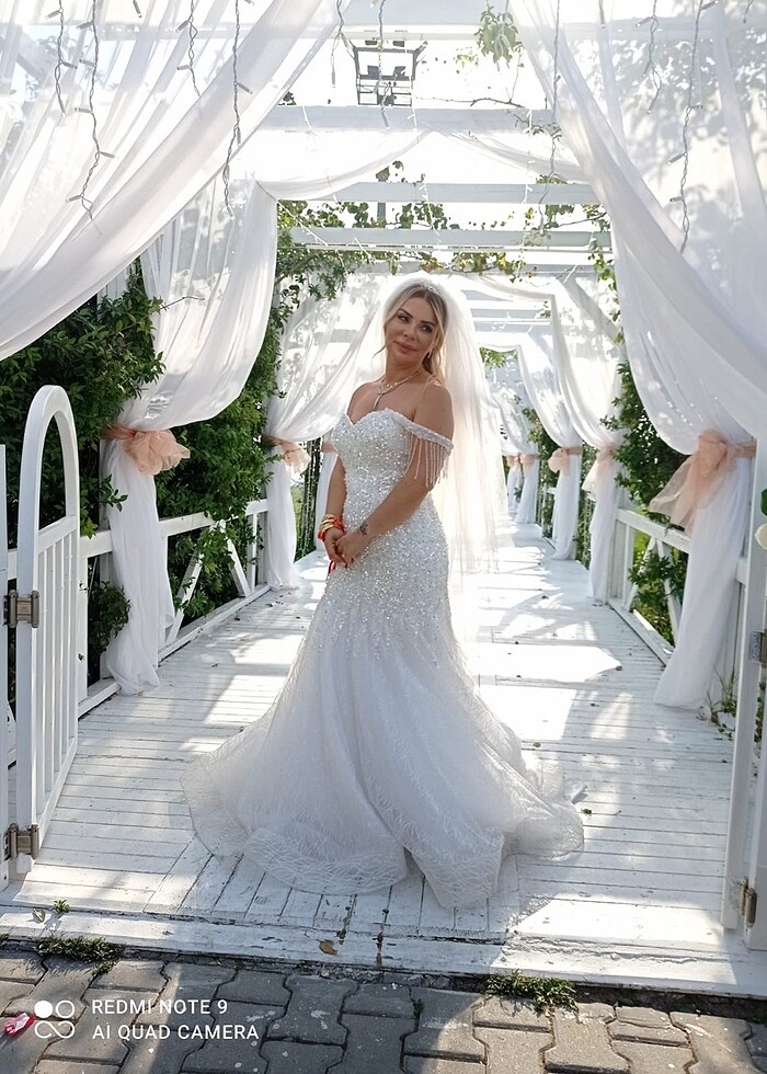 Taş işlemeli balık model gelinlik - Görsel 5