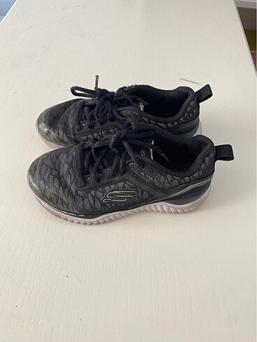 Skechers 29 numara spor ayakkabı