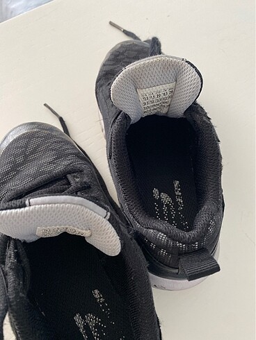 29 Beden siyah Renk Skechers 29 numara spor ayakkabı