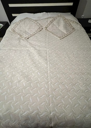 Işıltılı pike yatak örtüsü - Görsel 2