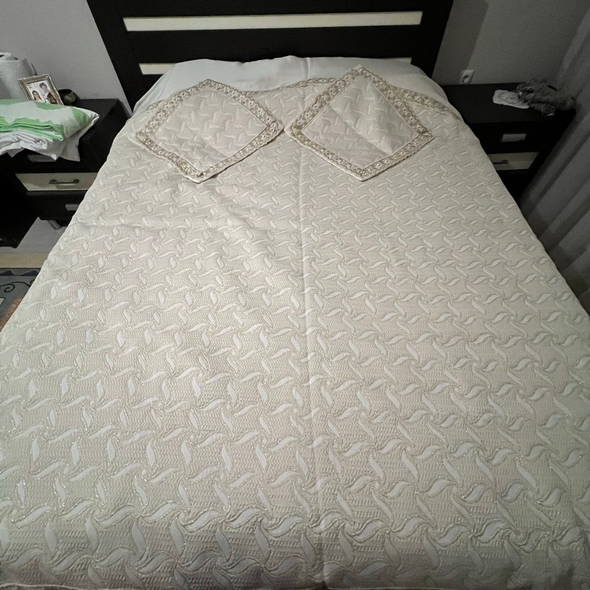 Işıltılı pike yatak örtüsü - Görsel 2