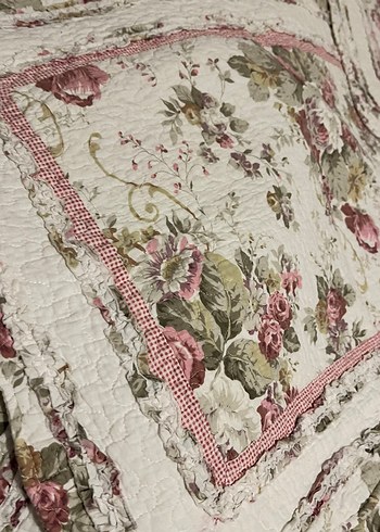 Beyaz Çiçek Desenli Yatak Örtüsü - Görsel 5