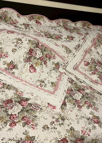 Beyaz Çiçek Desenli Yatak Örtüsü - Görsel 6