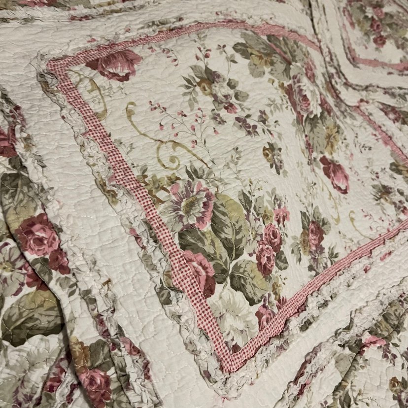 Beyaz Çiçek Desenli Yatak Örtüsü - Görsel 5