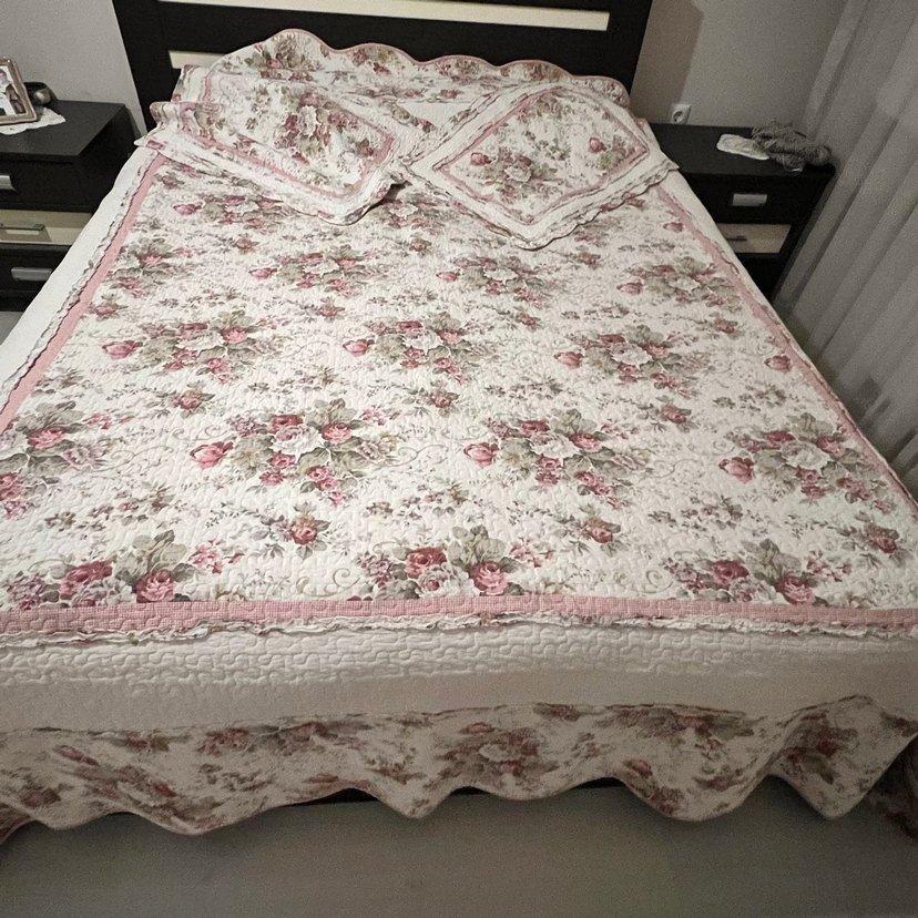 Beyaz Çiçek Desenli Yatak Örtüsü - Görsel 2