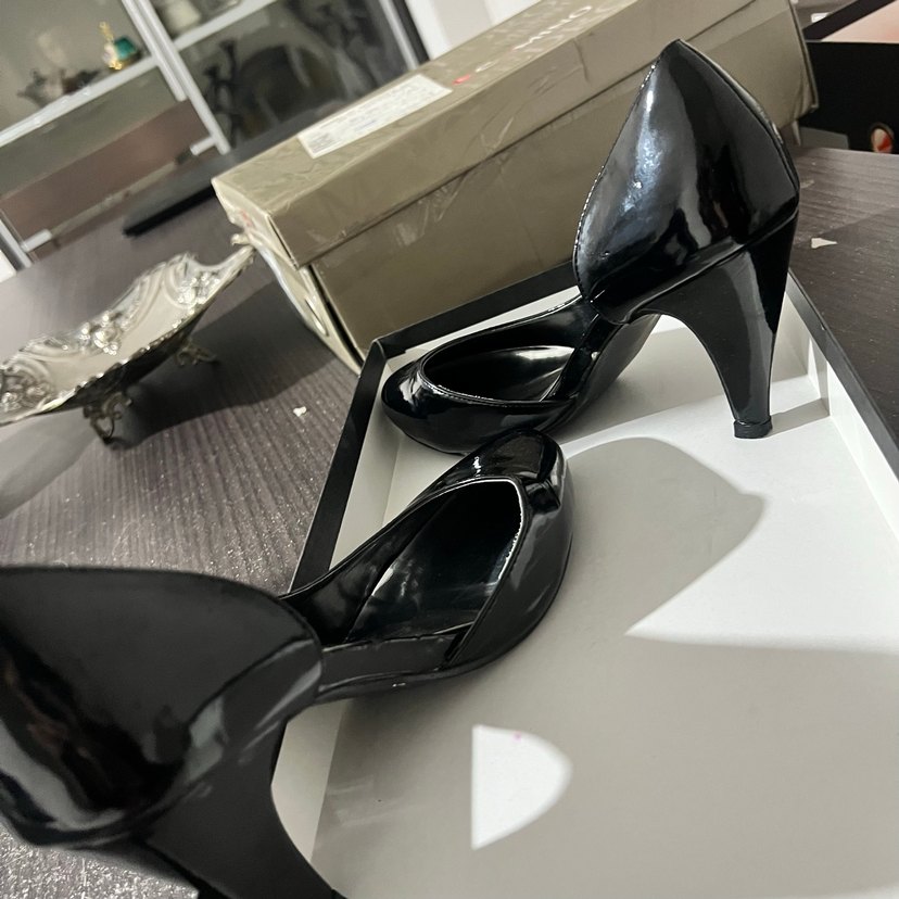 Siyah Parlak Rugan Stiletto Topuklu Kadın Ayakkabı - Görsel 2