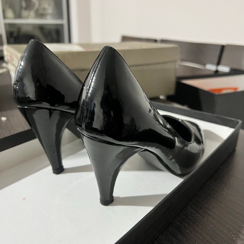 Siyah Parlak Rugan Stiletto Topuklu Kadın Ayakkabı - Görsel 3