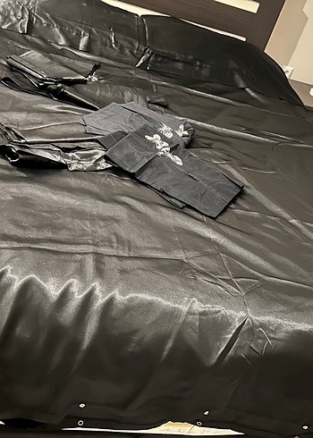 Saten siyah Nevresim ve Çarşaf Takımı - Görsel 4