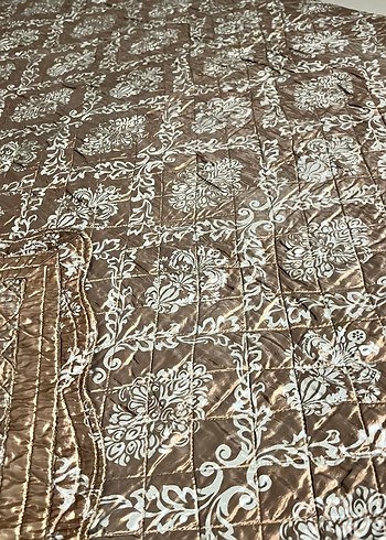 Metalik Kahverengi yeşil arası gümüş desenli Yatak Örtüsü - Görsel 2