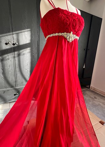 Kırmızı tülden gül kabartmalı Uzun Abiye Elbise - Görsel 5