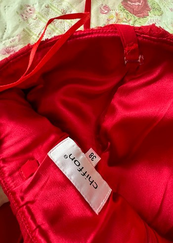 Kırmızı tülden gül kabartmalı Uzun Abiye Elbise - Görsel 8