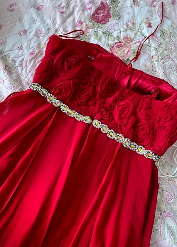 Kırmızı tülden gül kabartmalı Uzun Abiye Elbise - Görsel 7