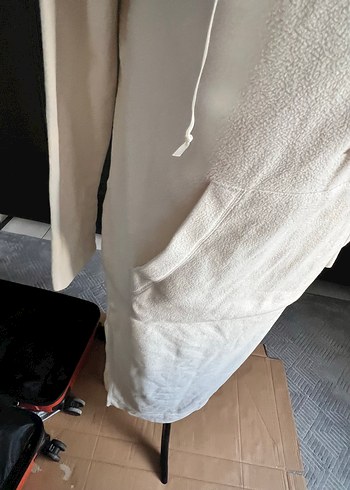 Kapüşonlu Beyaz krem polar ev elbisesi - Görsel 4