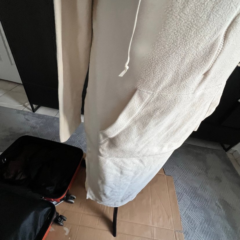 Kapüşonlu Beyaz krem polar ev elbisesi - Görsel 4