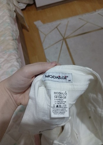 Kadın Beyaz Mini Keten Düğmeli Pantolon - Görsel 3