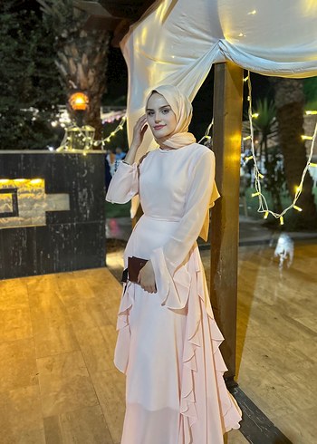 Uzun Kollu Beyaz Saten Tesettür Abiye - Görsel 3