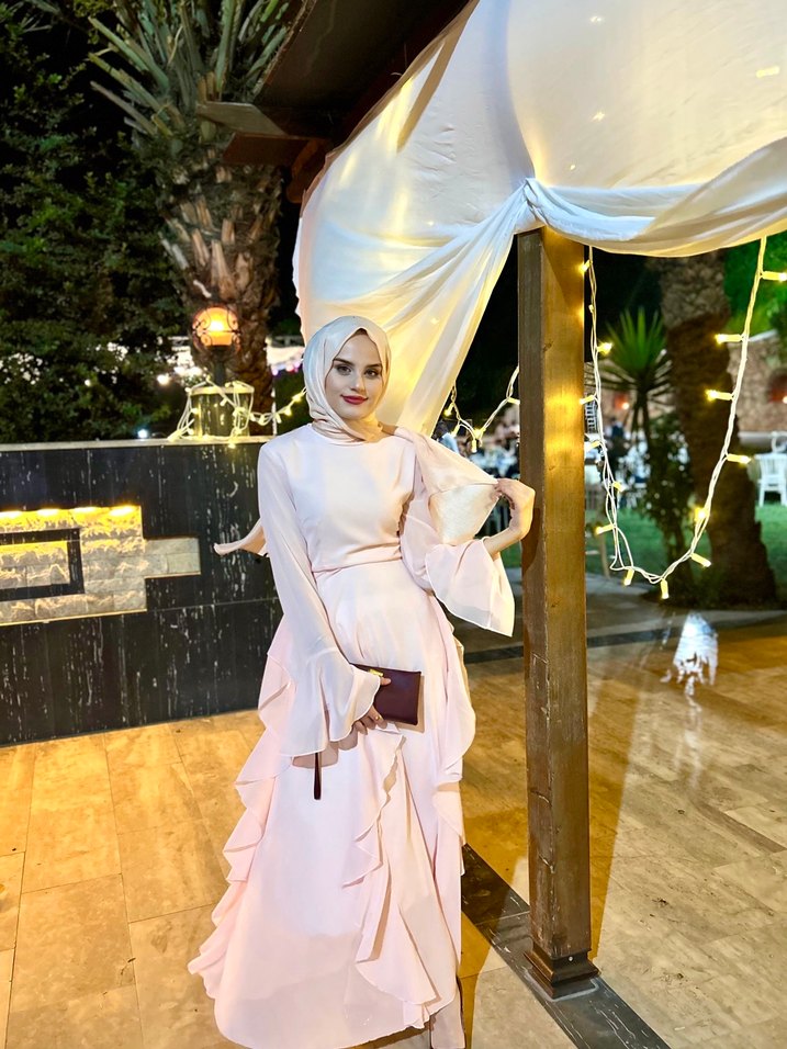 Uzun Kollu Beyaz Saten Tesettür Abiye - Görsel 5