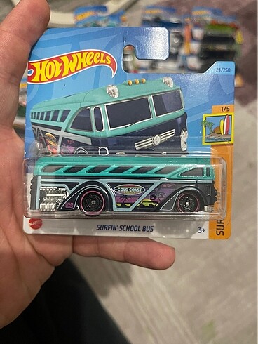 Hot Wheels Surfin? School Bus