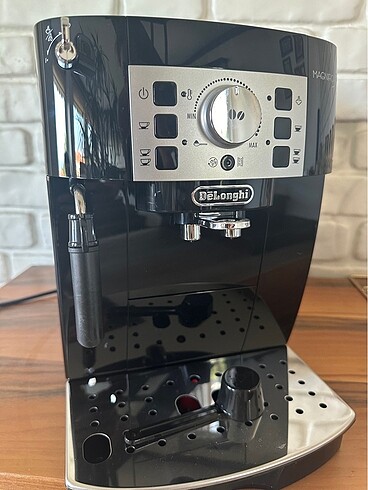 DeLonghi Otomatik Kahve Makinesi