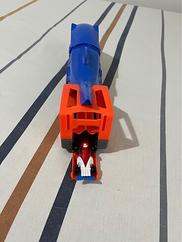 Beden Renk Hotwheels köpek balığı