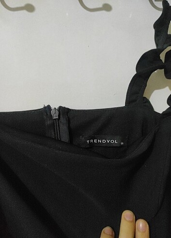 Trendyol & Milla Kısa siyah elbise