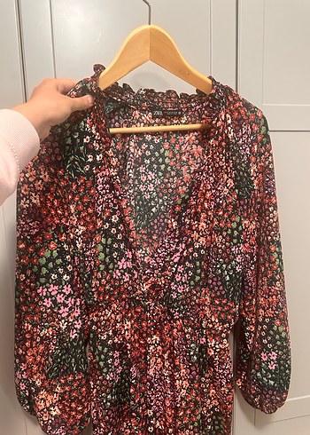 Çiçek Desenli V Yaka Uzun Kollu Zara Tulum