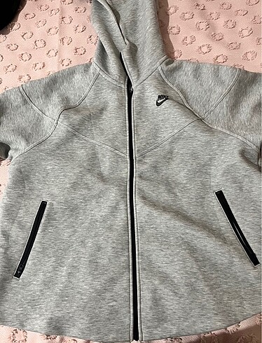 Nike tech