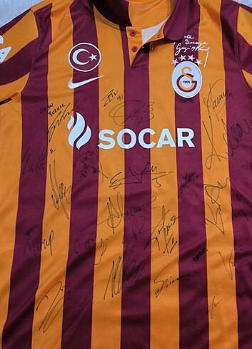 Orjinal 100. yıl Galatasaray formasına tüm takım imzalı forma.