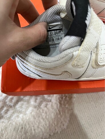22 Beden beyaz Renk Nike beyaz çocuk ayakkabı