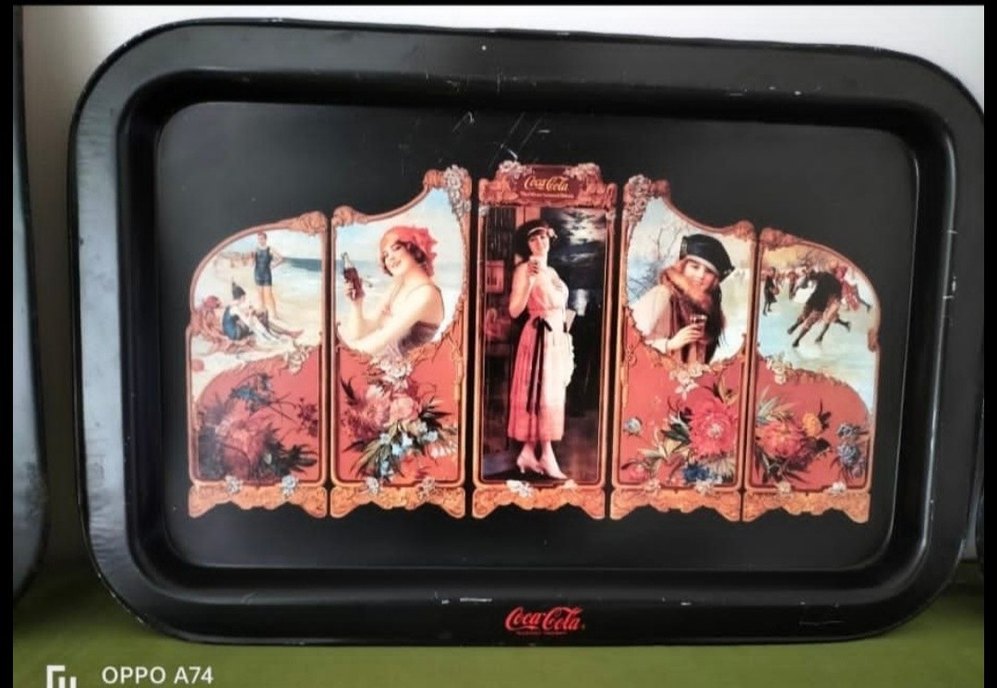 Kolleksiyonluk Coca-Cola Temalı Metal Tepsi Retro 30 cm. - Görsel 3