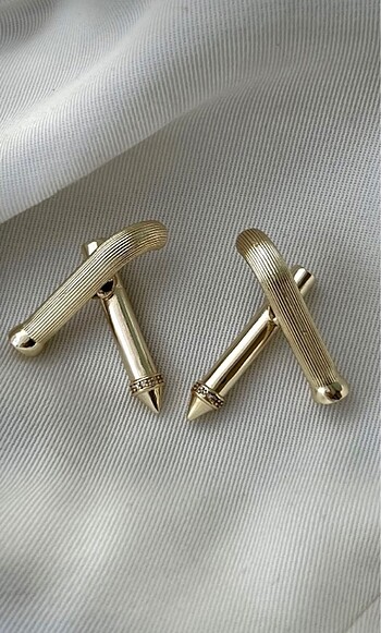 Beden altın Renk Dear Victoria Just One Nail Küpe
