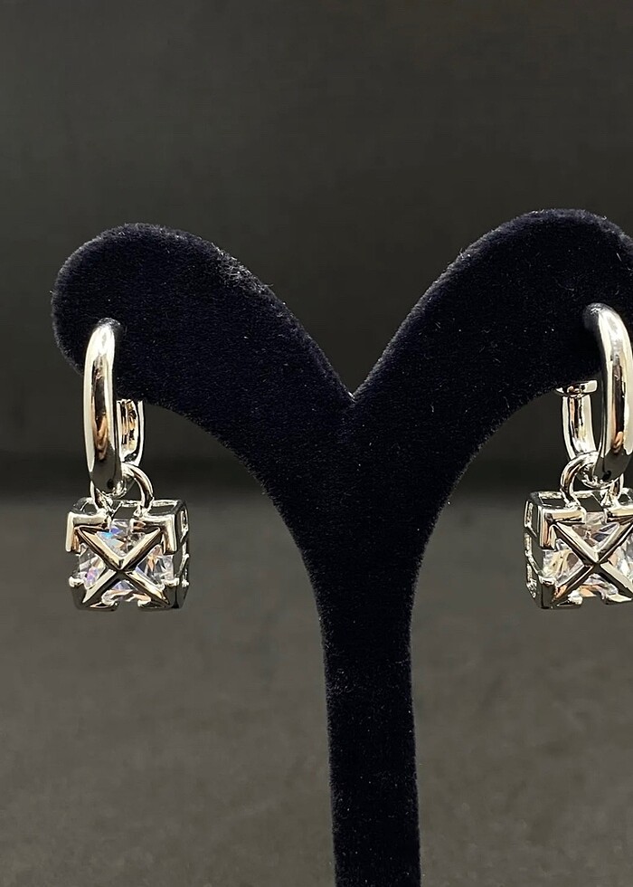 Off-White Tasarım Küpe - Görsel 3